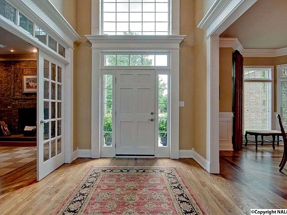 4th image of 3105 Greystone Dr SE