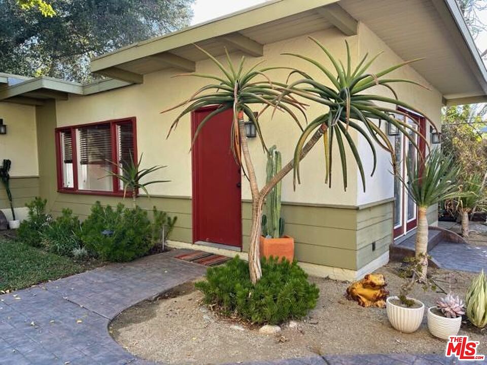 1st image of 432 N Avenue 66