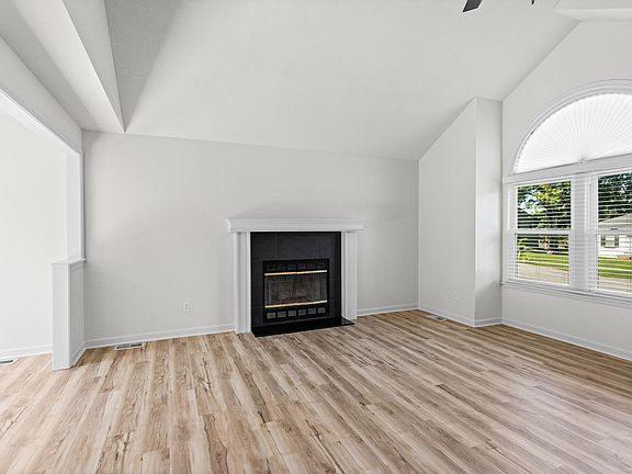 3rd image of 16209 Speaker Ave