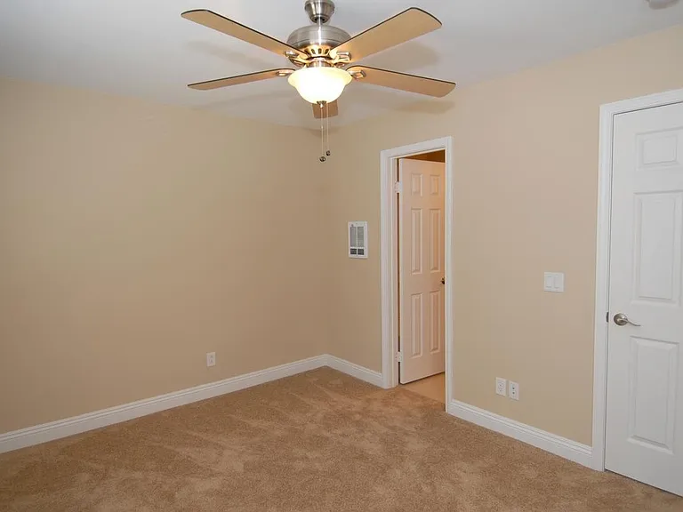 Taft Manor — Photo 106