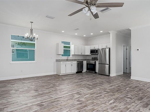 3rd image of 1515 2ND AVENUE W