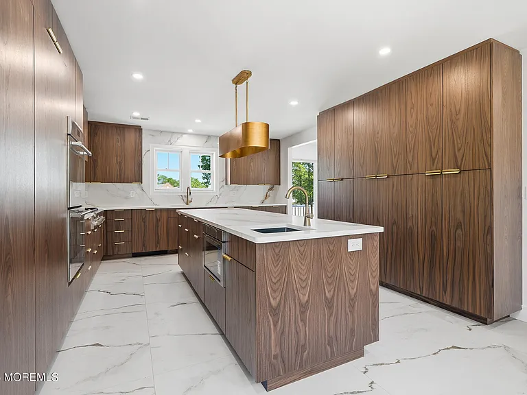 19 Roslyn Dr — Photo 10
