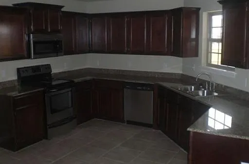 3 bed, 1653 sqft, $1,535 — Photo 3