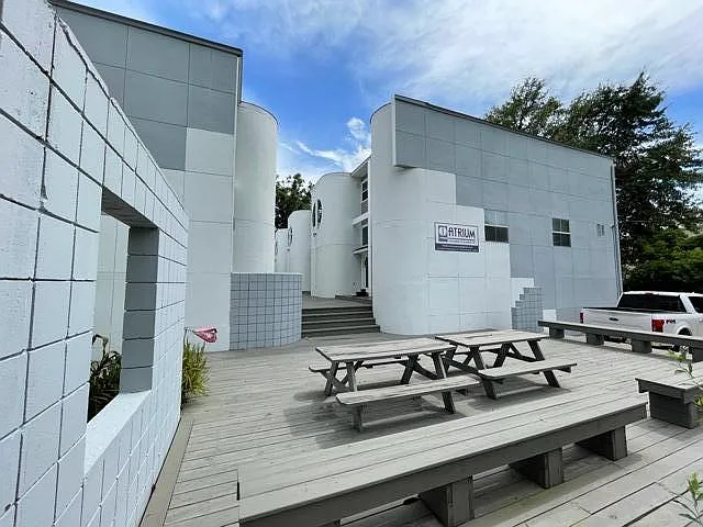 815 W Pensacola St — Photo 3