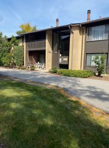 6186 Pinewood Ct APT 102, Willowbrook, IL, 60527