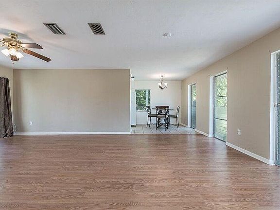 5th image of 21529 Augusta Ave