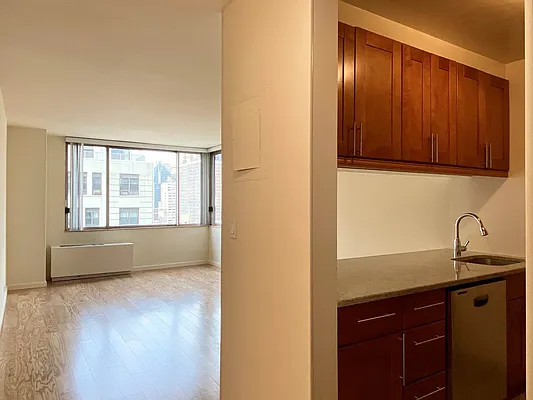 Rented by RELO REDAC INC. | media 7