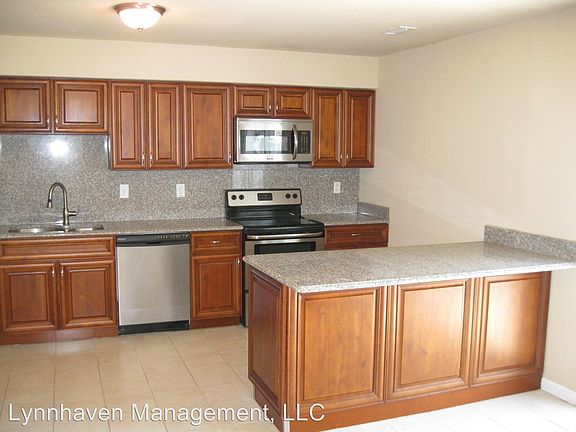 4th image of 5323 Grand Lake Cres