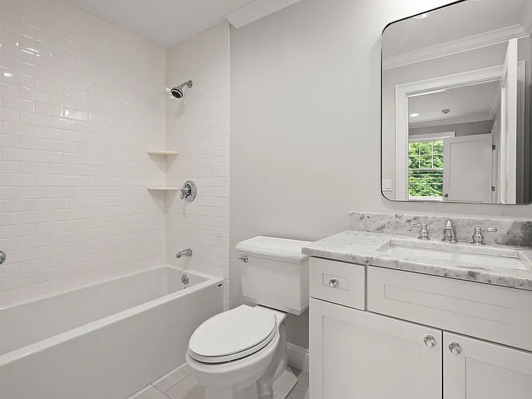 585 Lowell St — Photo 43