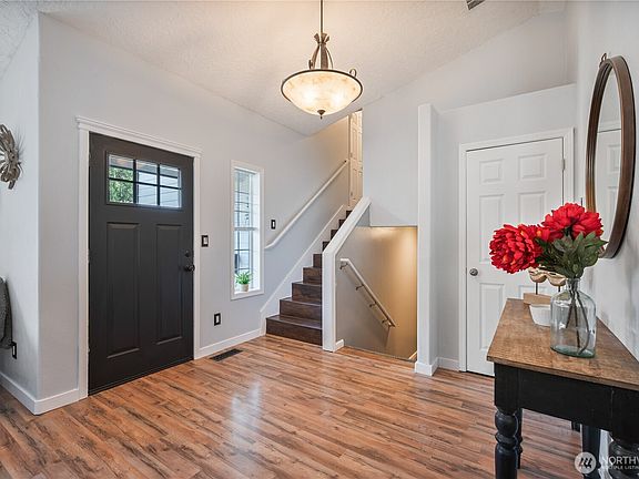 2nd image of 104 Roley Court