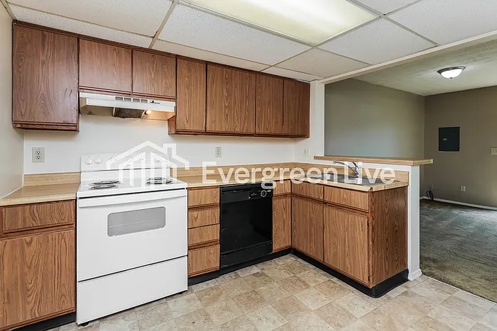6544 Rolling Glen Dr — Photo 7