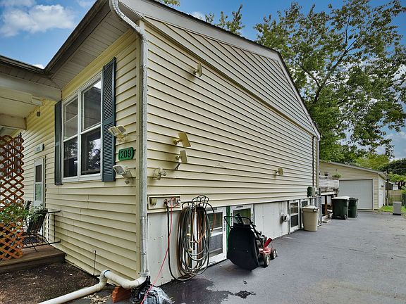 5th image of 1209 Villa Vista Dr