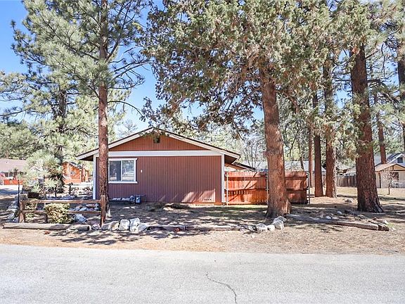 3rd image of 1008 Tinker Bell Ave