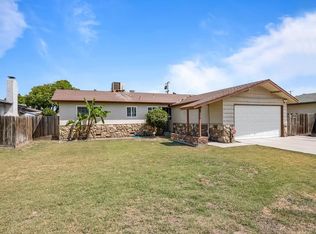 1395 Cypress Ln, Lemoore, CA 93245