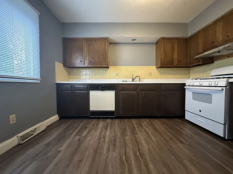 1513 Woods Ave — Photo 14