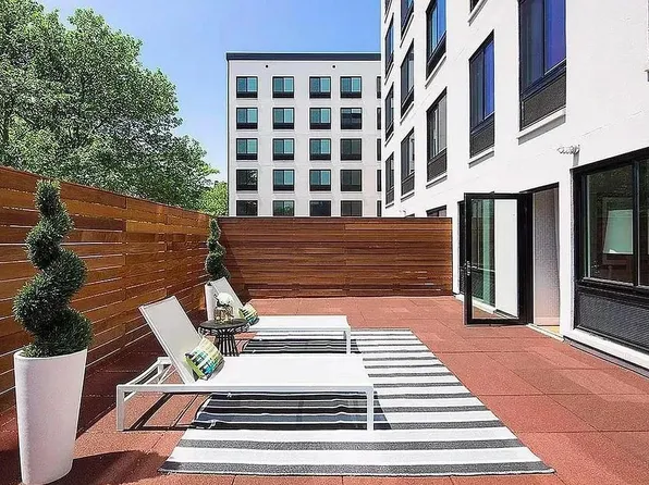 490 Myrtle Avenue image 3 of 21