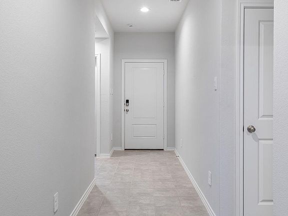 4th image of 300 Destin Dr