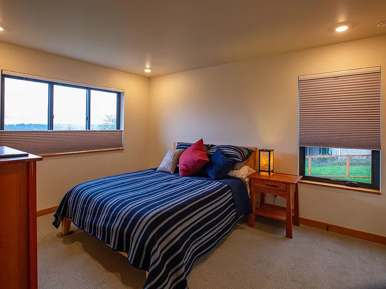 4896 Harbor Hills Dr — Photo 13