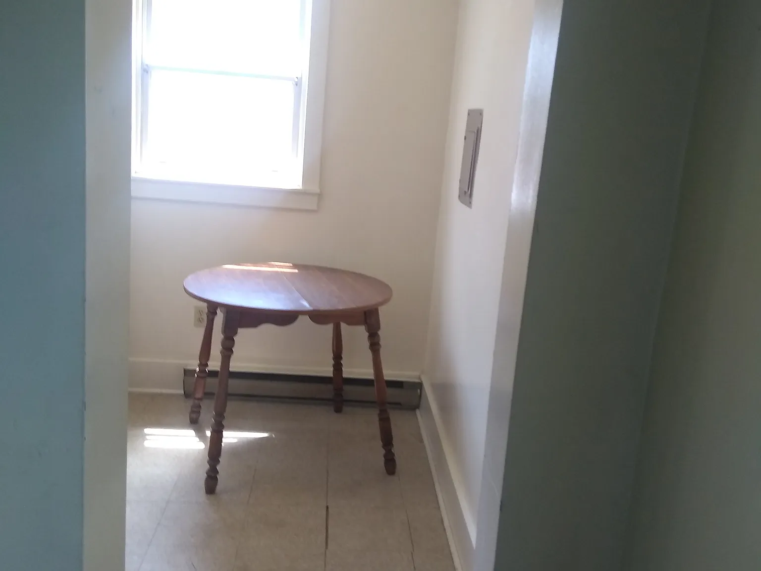 3 bed, 1000 sqft, $1,898 — Photo 3