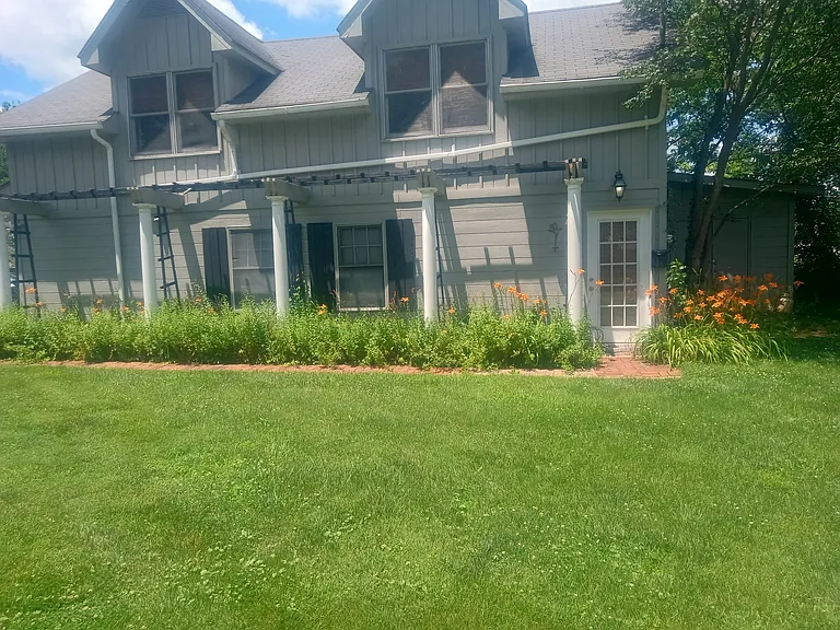 337 W Poplar St #1 — Photo 2