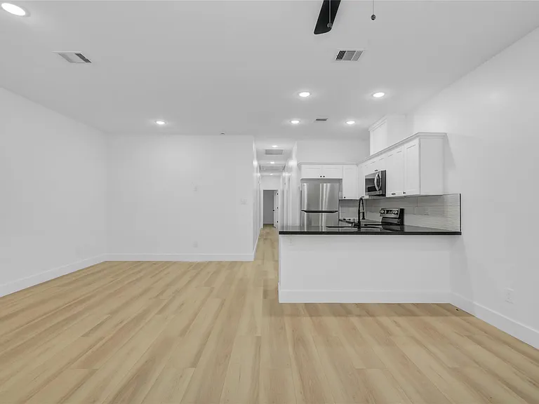 8410 Sunnyhill St — Photo 5