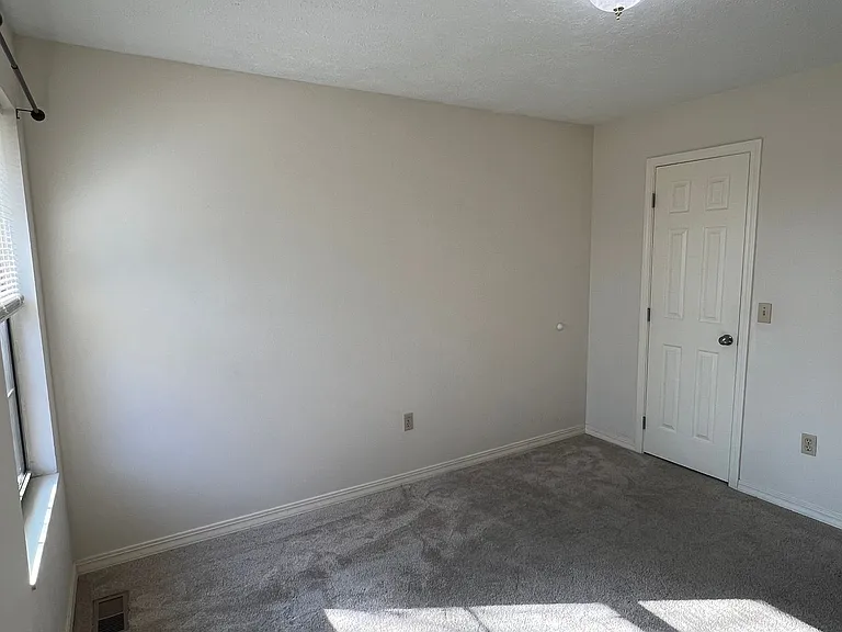 4345 S Roanoke Ave — Photo 11