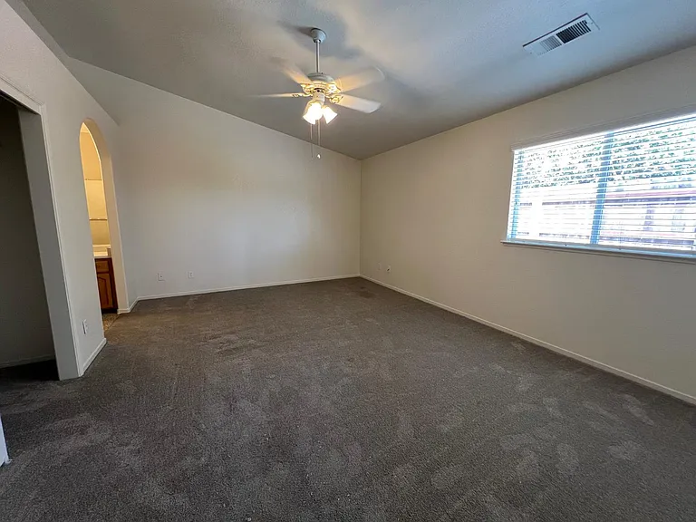 995 Vineyard Way — Photo 9