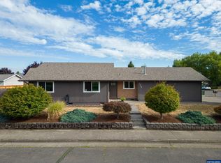 1006 Lindsay Ln, Lebanon, OR 97355
