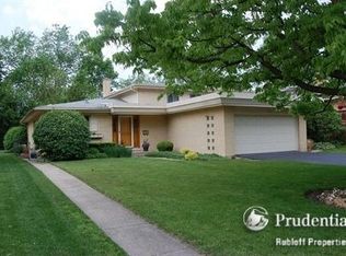 1336 Knollwood Rd, Deerfield, IL 60015