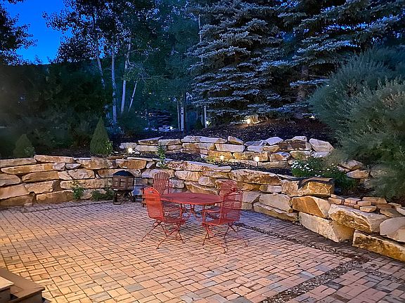 Private patio in front