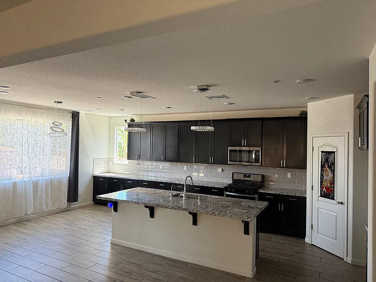 Kitchen / Dining