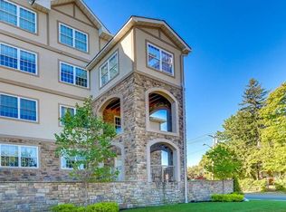 1106 Parkview Dr, Spring Valley, NY 10977