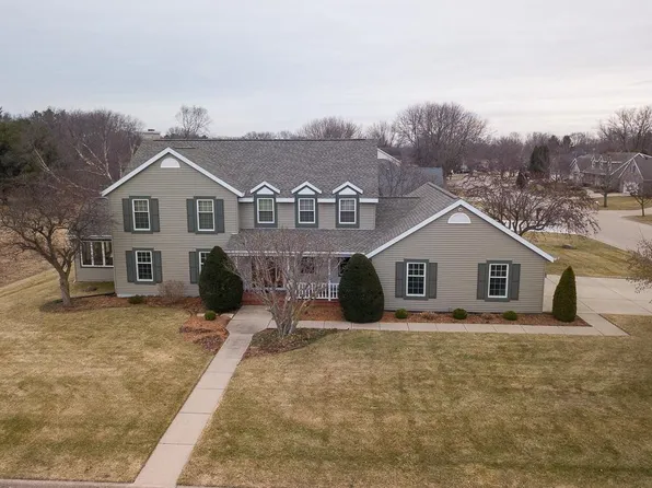 2839 Cambridge Ct, Janesville, WI 53548