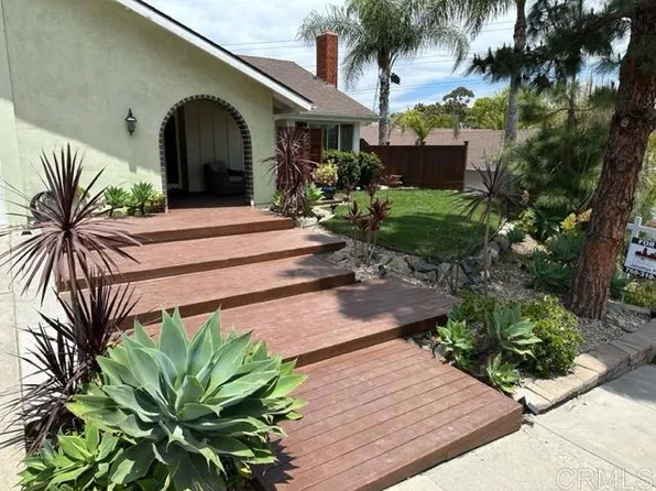 4640 La Portalada Dr, Carlsbad, CA 92010