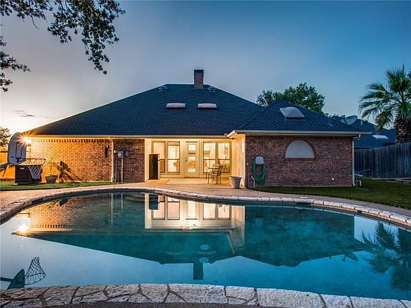 3rd image of 5019 Willow Park Dr