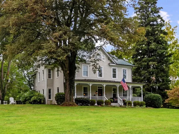 17121 Simpson Cir, Paeonian Springs, VA 20129