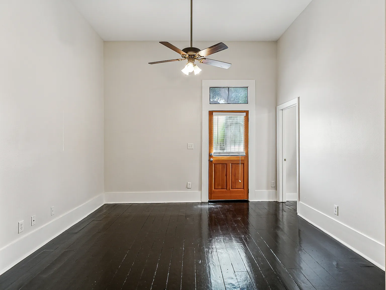 3 bed, 1420 sqft, $2,200 — Photo 3