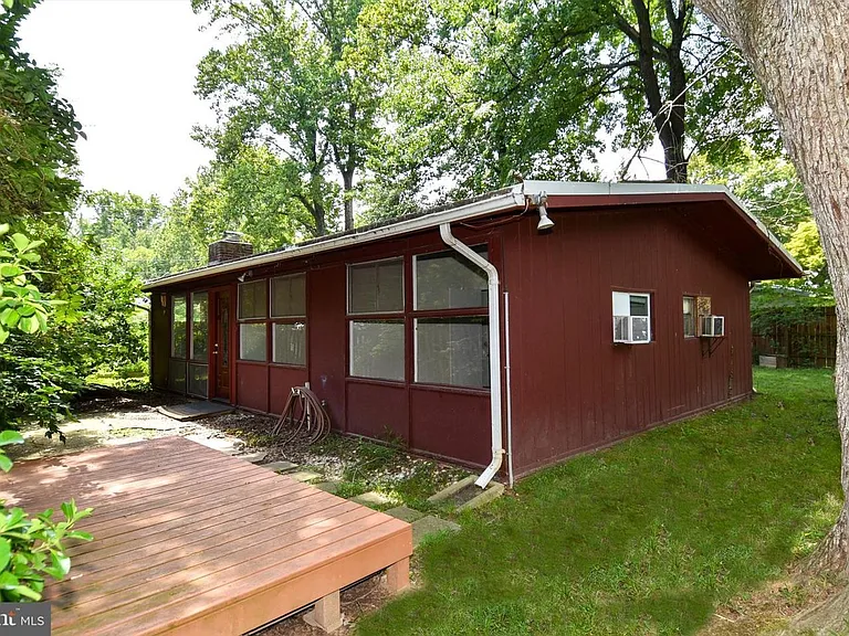 3415 Gallows Rd — Photo 4