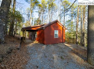 60 Araniska Rd, Glade Valley, NC 28627