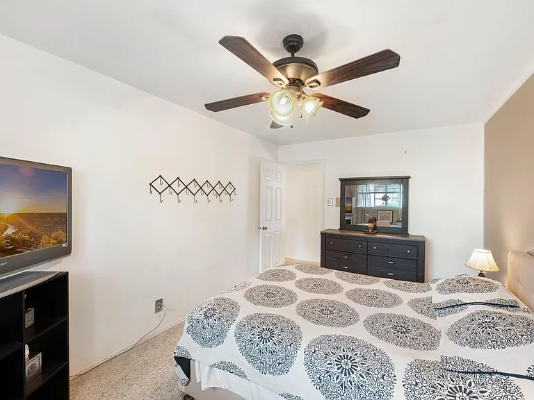 3615 Horacio Ct NE — Photo 36