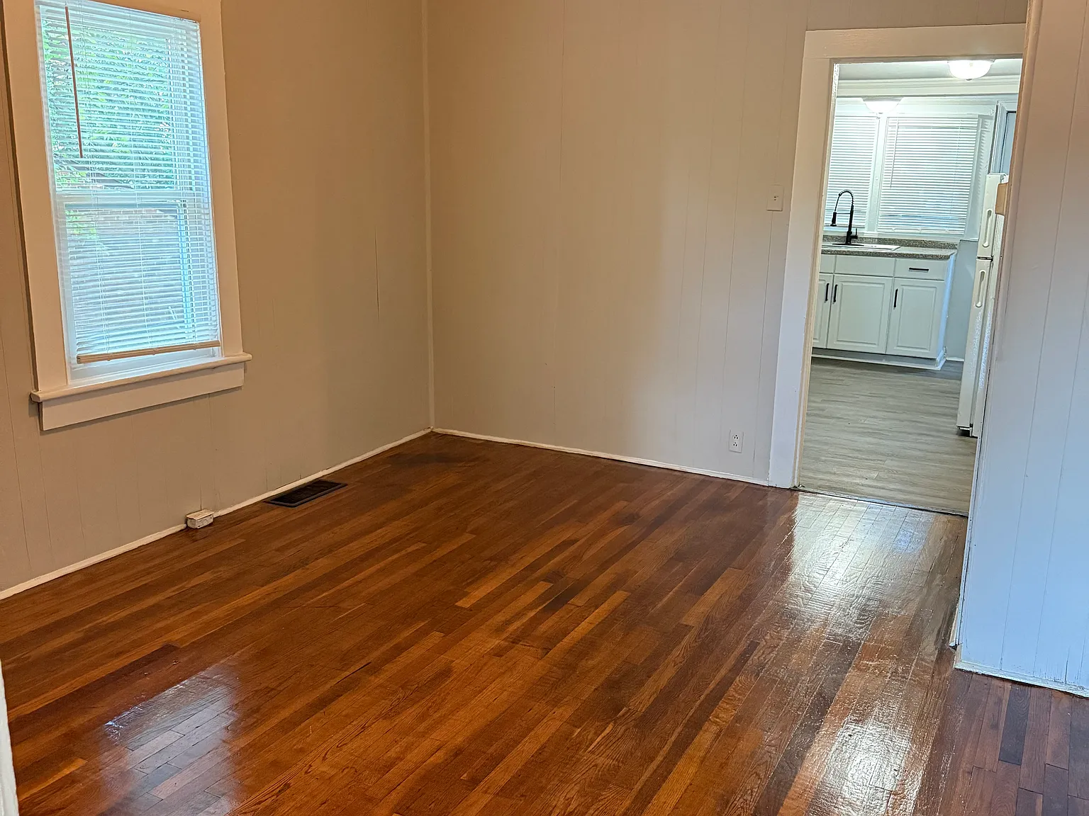 3 bed, 1022 sqft, $1,450 — Photo 3