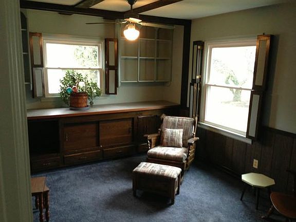 3rd image of 825 Wallace Ave