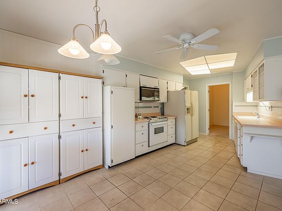 4th image of 9249 W Briarwood Circle N