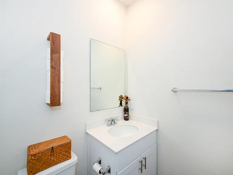 809 Beacon Hts — Photo 10
