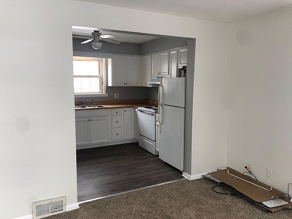 3rd image of 116 Lafayette Ave #B