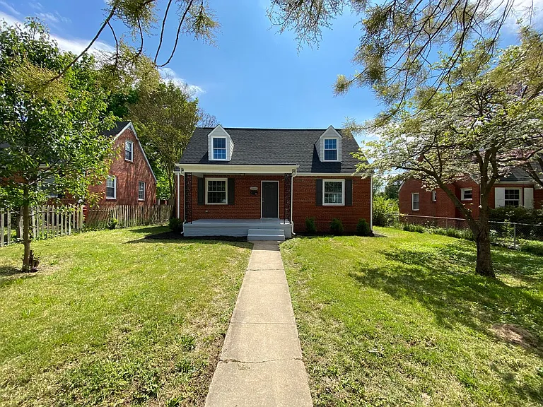 3505 Rosewood Ave — Photo 2