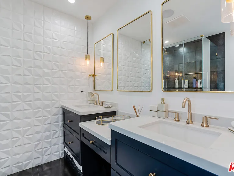 22745 Erwin St — Photo 33