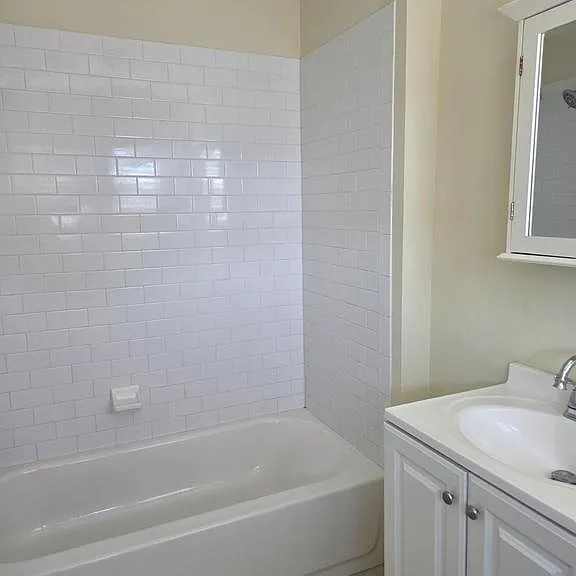 233 Garfield Ave #5 — Photo 9