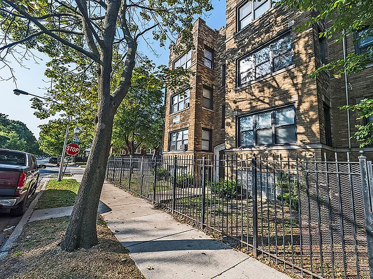 7754 S Loomis — Photo 10