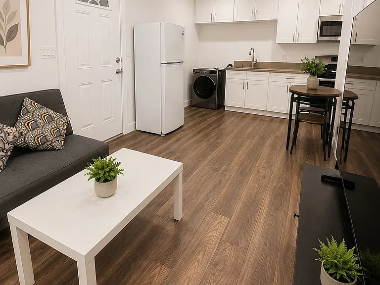 24019 Sylvan St — Photo 3